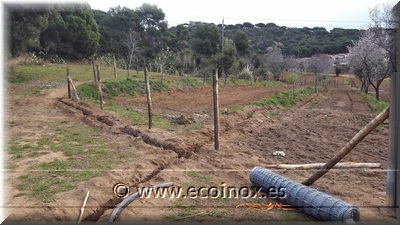 Instal·lació de tancament cinergètic a la zona dels horts urbans de Sant Feliu de Guíxols.