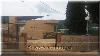 La pista de padel del Club Tennis Guíxols anomenada com pista "ECOINOX".