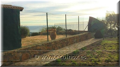 Substitució malla anudada i verd ocultació a causa del vent  Ecoinox