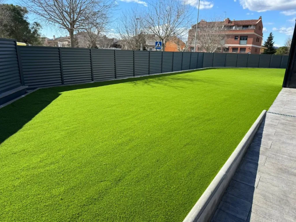 Instalación césped artificial Ecoinox Girona